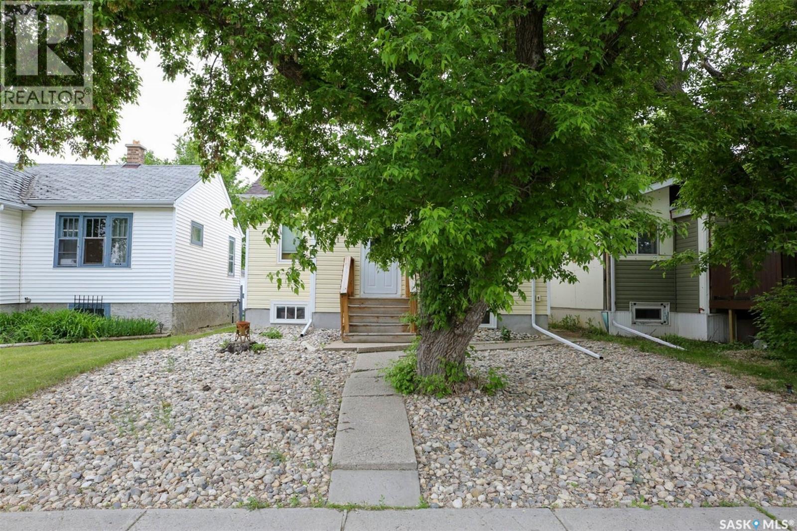 2153 Elliott Street, Regina, Saskatchewan  S4N 3H1 - Photo 2 - SK044546