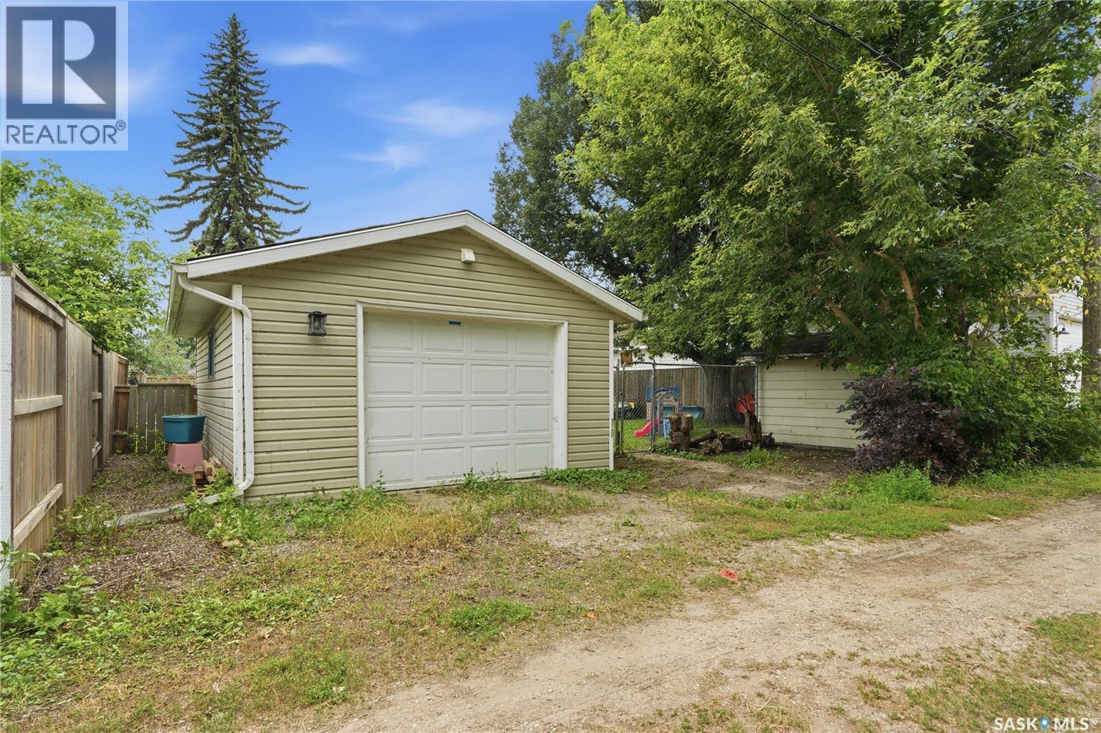 111 3rd Street, Hague, Saskatchewan  S0K 1X0 - Photo 37 - SK044531