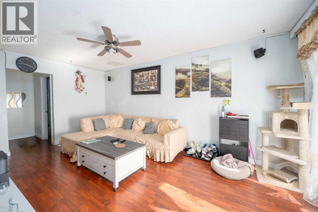 7627 24a Street SE, Calgary, Alberta  T2C 0Z8 - Photo 8 - A2327127