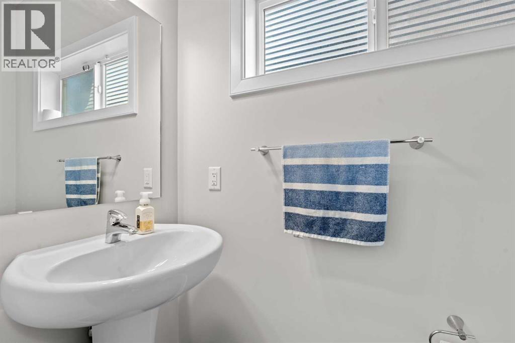 69 Carringvue Park NW, Calgary, Alberta  T3P 1L1 - Photo 11 - A2329260