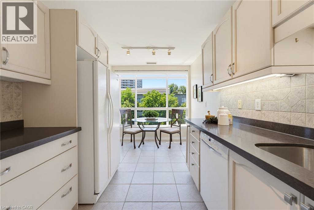 2000 Creekside Drive Unit# 605, Dundas, Ontario  L9H 7S7 - Photo 8 - 40852080