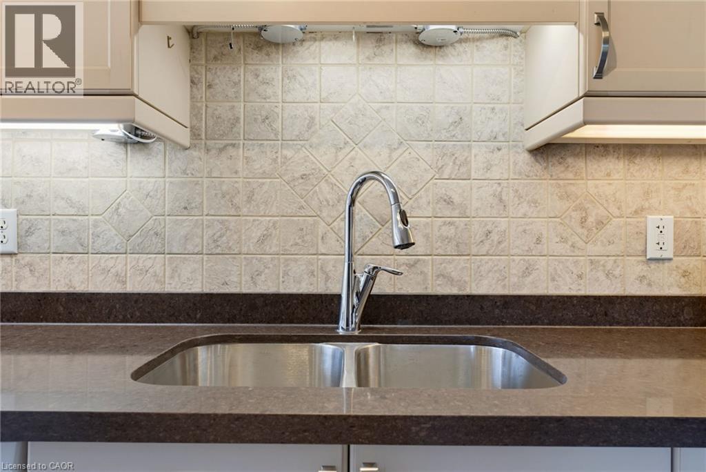 2000 Creekside Drive Unit# 605, Dundas, Ontario  L9H 7S7 - Photo 9 - 40852080