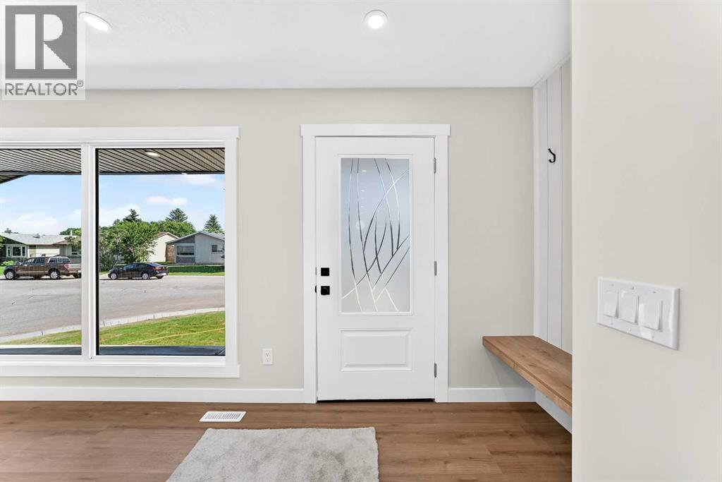 704 Malvern Drive NE, Calgary, Alberta  T2A 6B7 - Photo 2 - A2334398