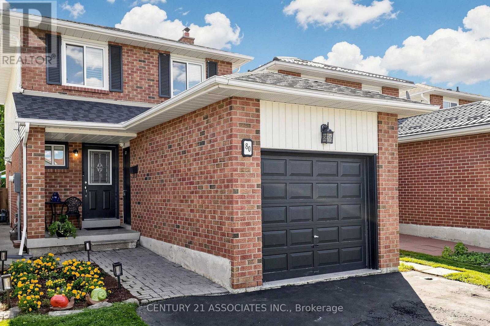 80 Stephensen Court, Brampton, Ontario  L6V 3X8 - Photo 2 - W13632372