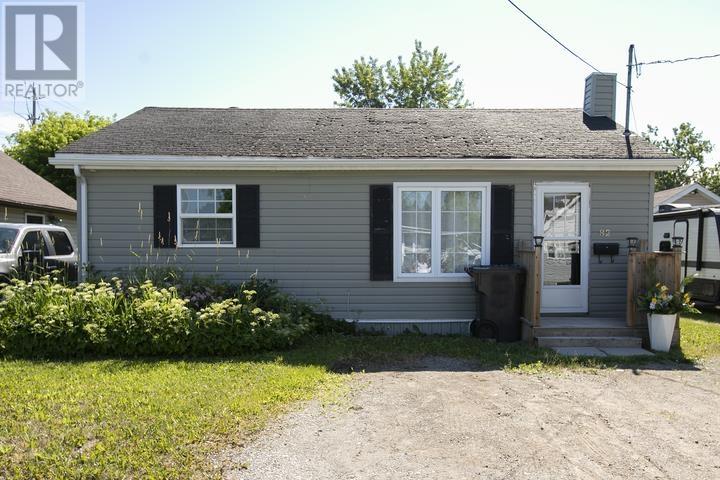 82 Cameron Ave, Sault Ste. Marie, Ontario  P6B 4X2 - Photo 2 - SM261803