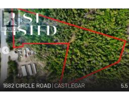 1682 Circle Road, Castlegar, British Columbia