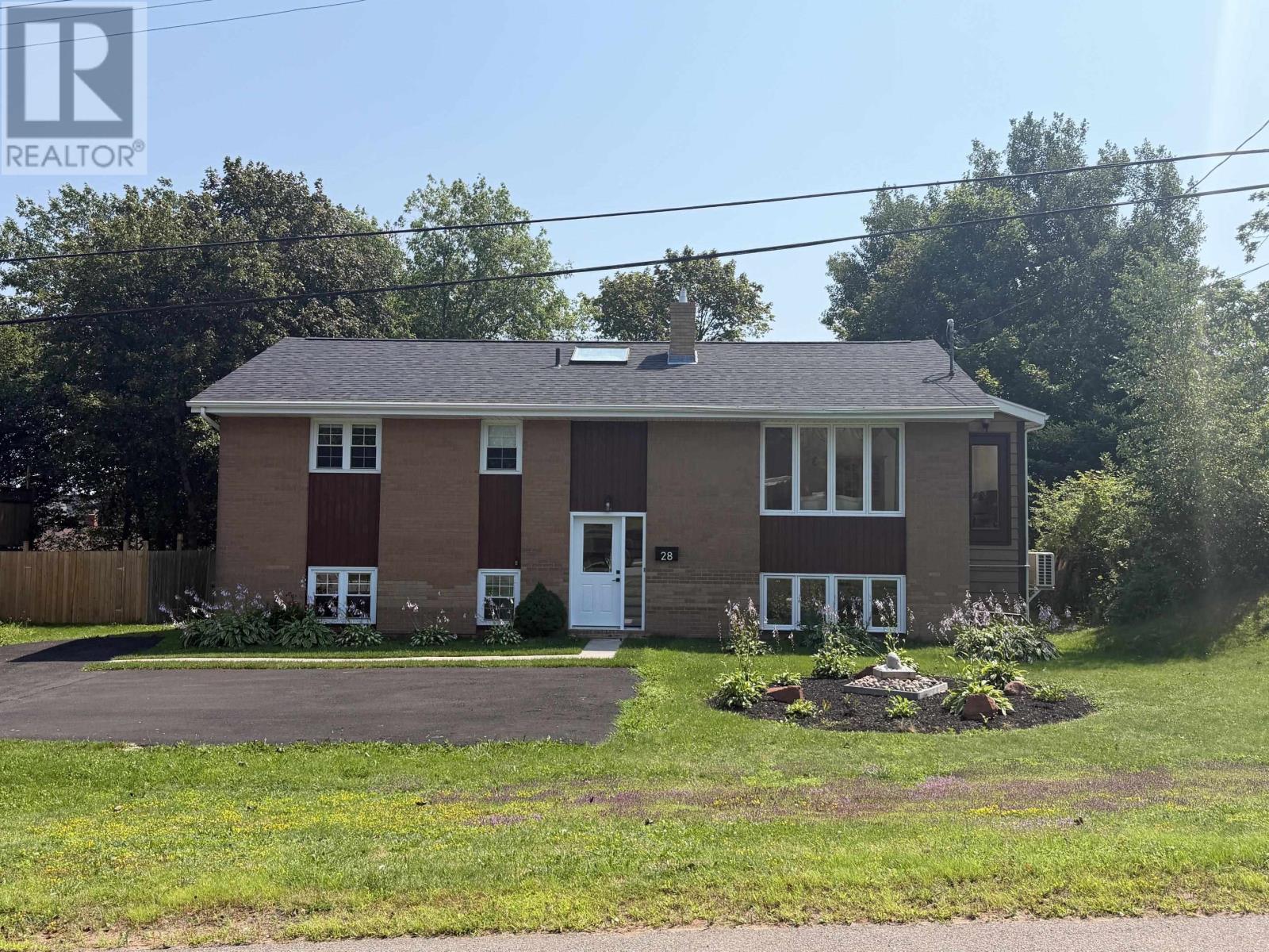 28 Mackay Drive, Charlottetown, Prince Edward Island  C1A 5W3 - Photo 1 - 202619614