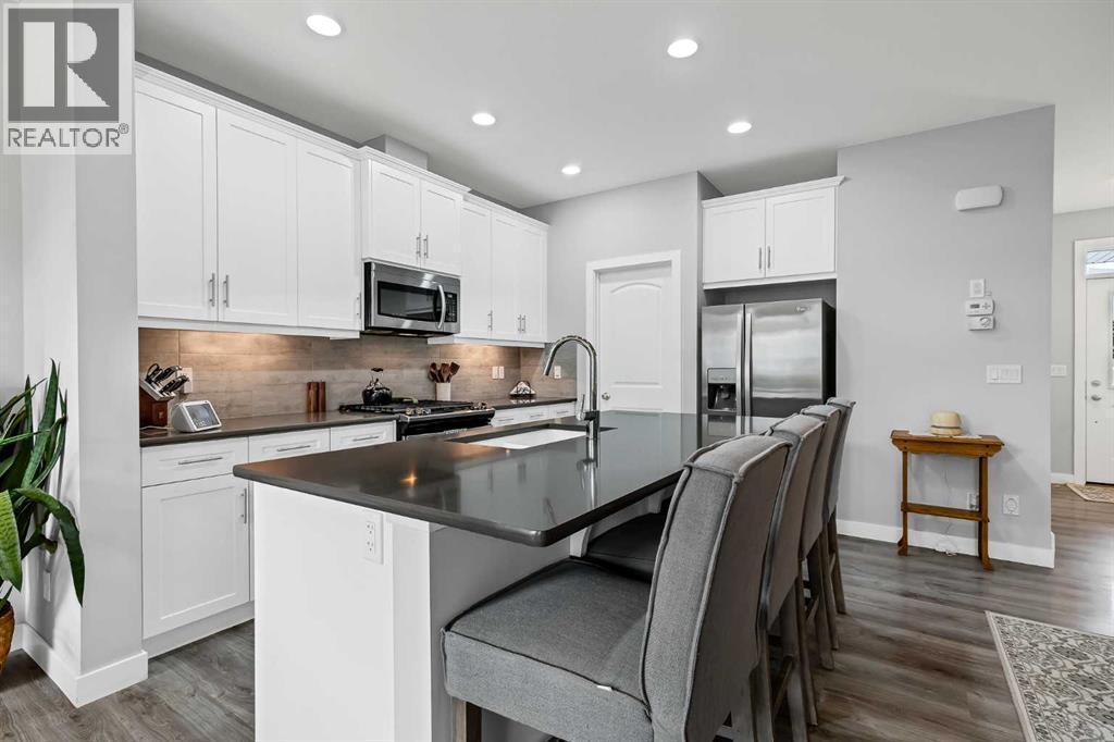565 Midtown Street SW, Airdrie, Alberta  T4B 4E2 - Photo 5 - A2317044