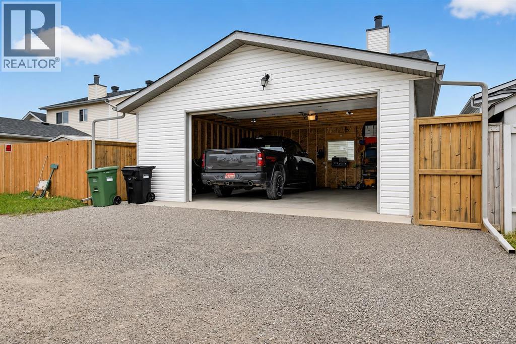 8 Erin Meadow Way SE, Calgary, Alberta  T2B 3A2 - Photo 36 - A2329510