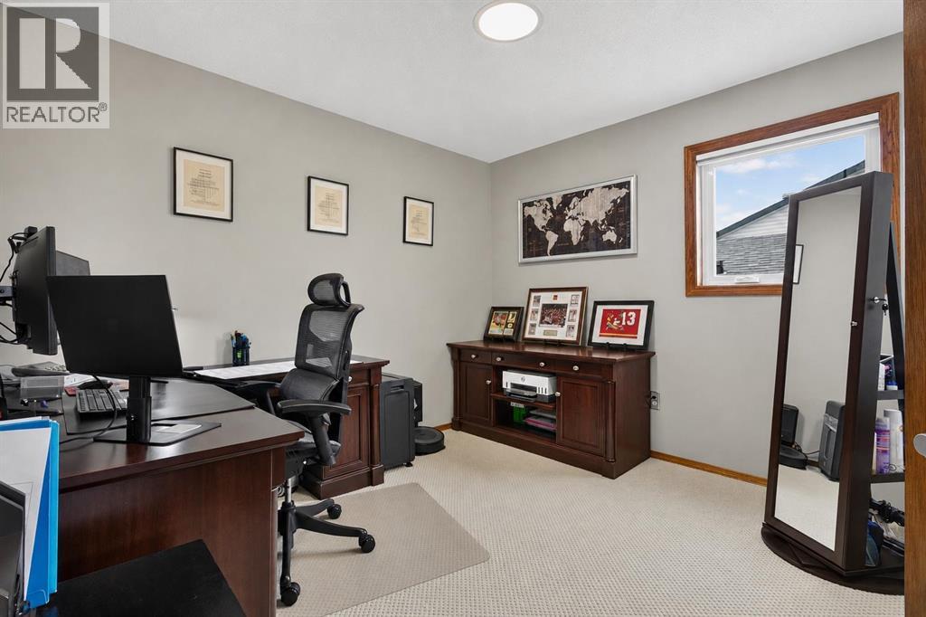 8 Erin Meadow Way SE, Calgary, Alberta  T2B 3A2 - Photo 27 - A2329510