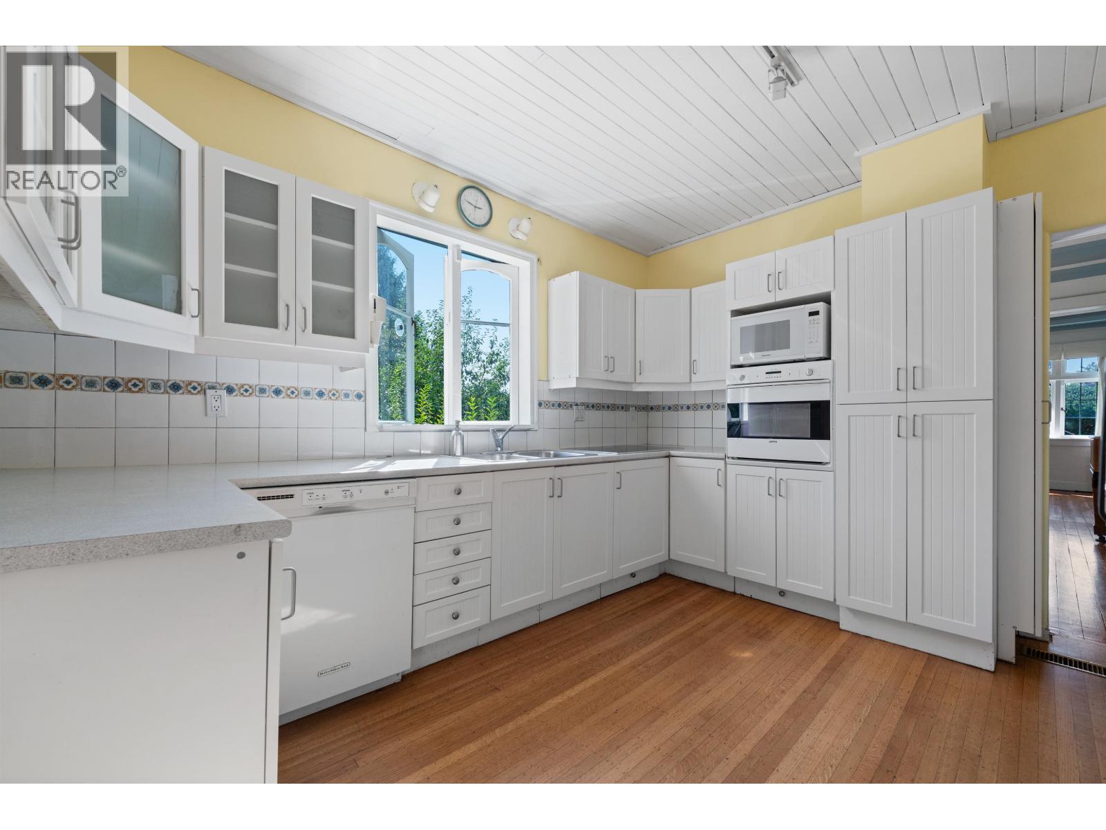 1376 11th Street, West Vancouver, British Columbia  V7T 2M9 - Photo 4 - R3129227