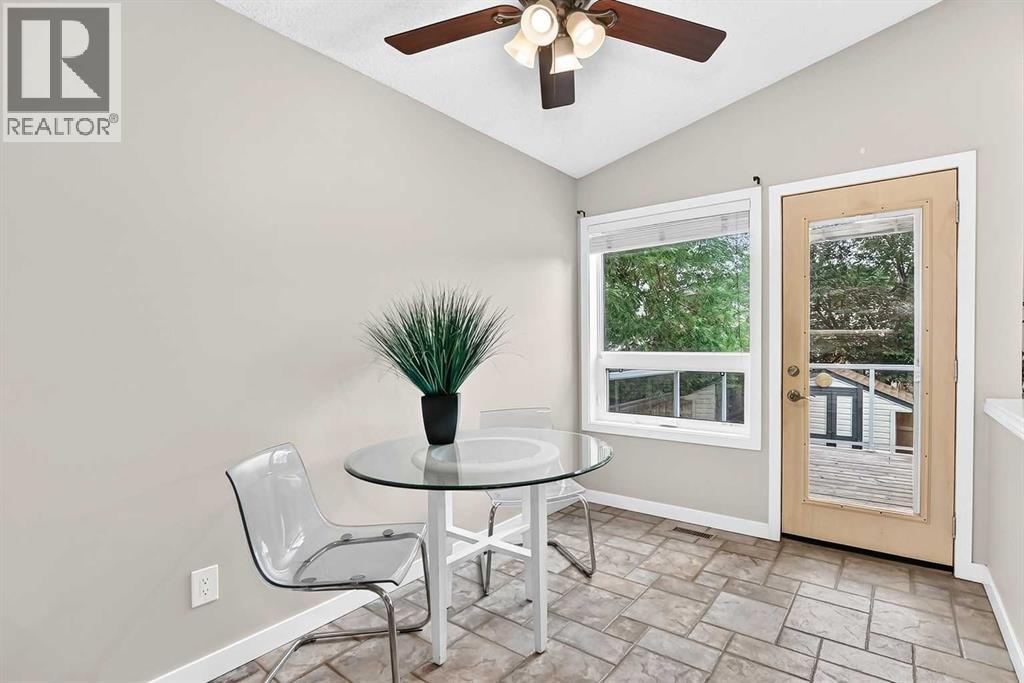 3569 Douglas Woods Heights SE, Calgary, Alberta T2Z 2G3 - Photo 9 - A2330585