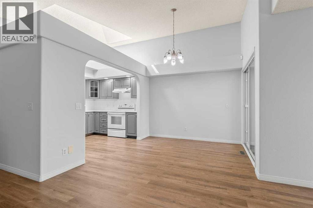 162 Millbank Hill SW, Calgary, Alberta  T2Y 2Z2 - Photo 4 - A2332303