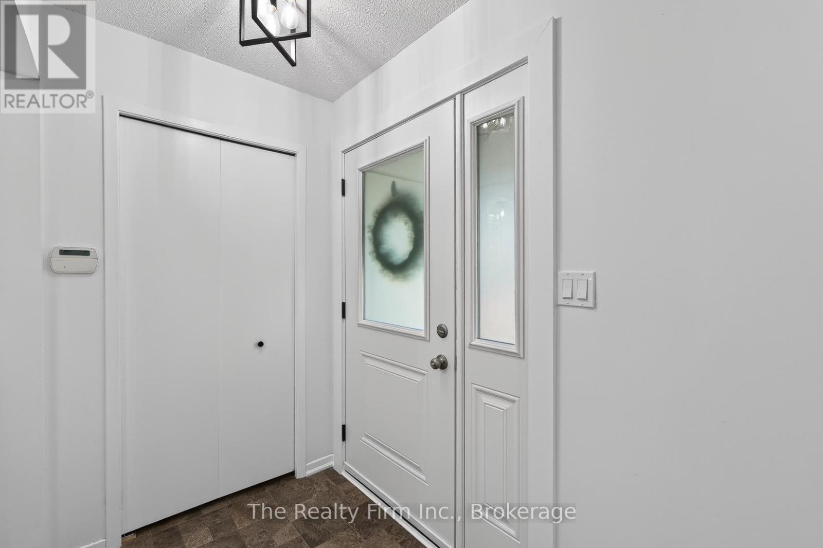 48 Naskapi Street, Woodstock, Ontario  N4T 1G6 - Photo 4 - X13640636