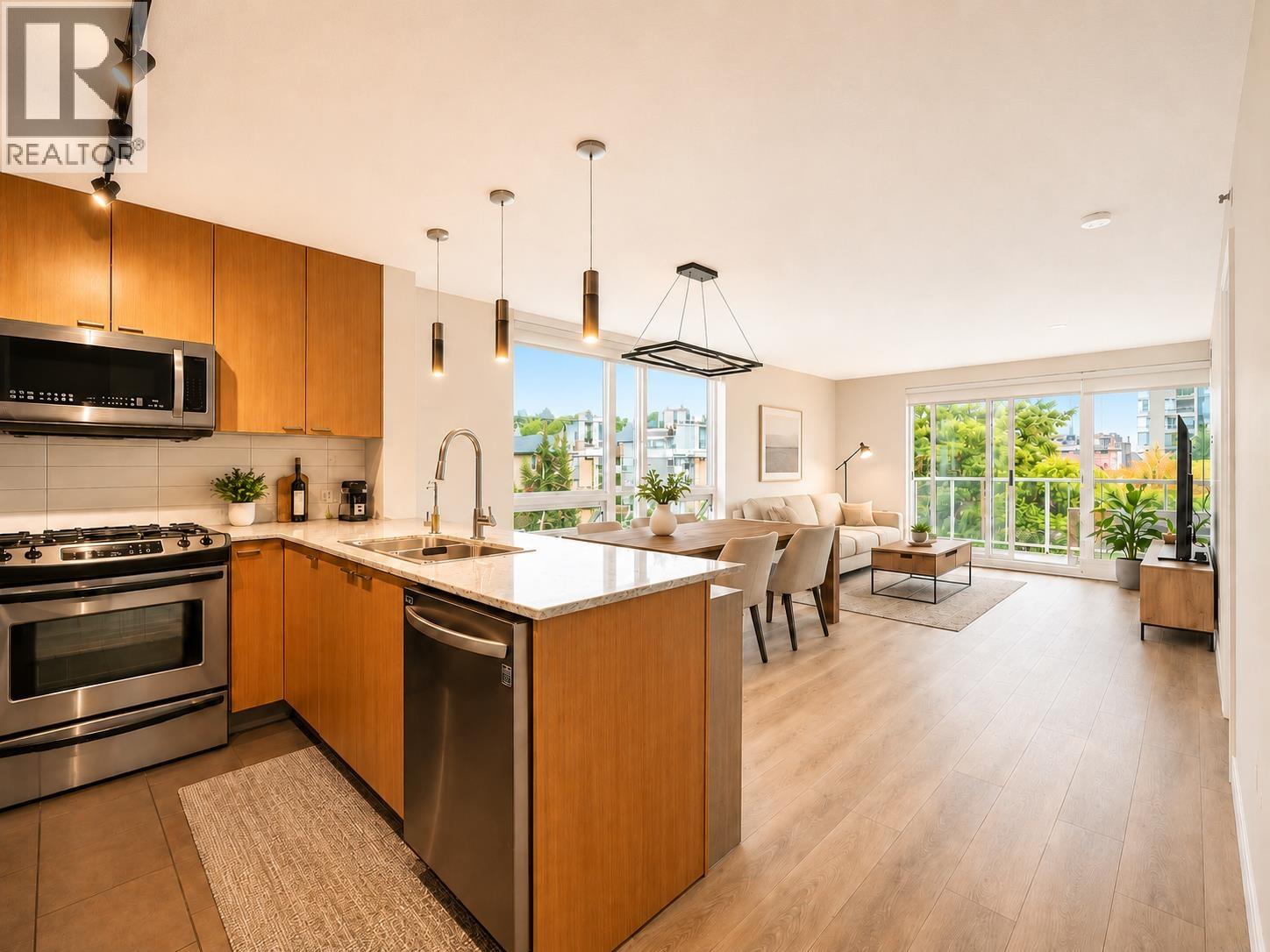 701 39 Sixth Street, New Westminster, British Columbia  V3L 0B3 - Photo 1 - R3152785