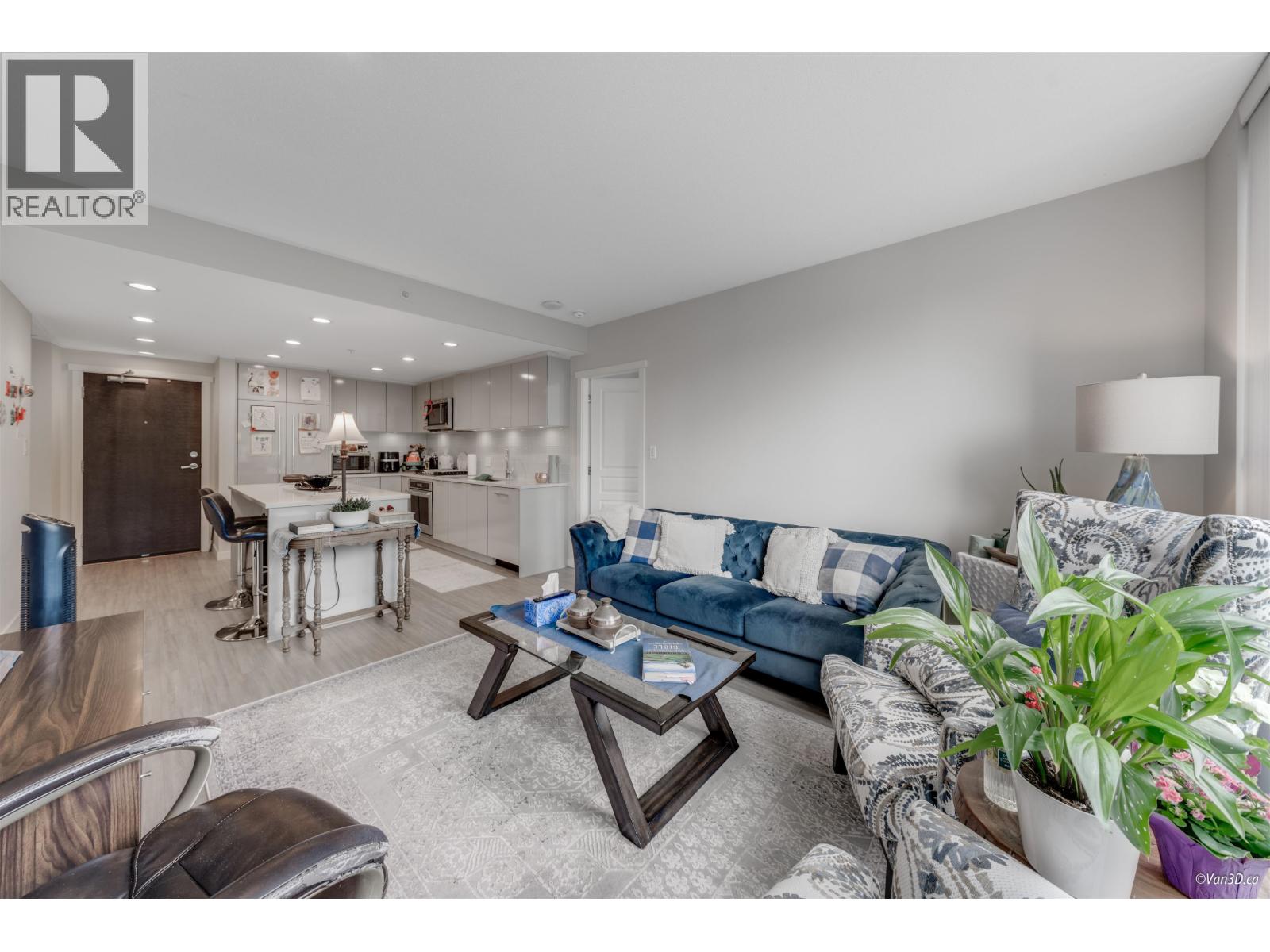 304 3100 Windsor Gate, Coquitlam, British Columbia  V3B 0P3 - Photo 1 - R3152787