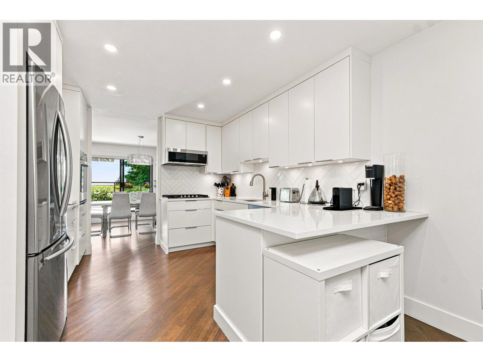 5723 Owl Court, North Vancouver, British Columbia  V7R 4V1 - Photo 11 - R3152789