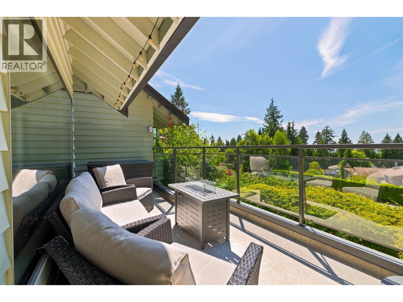 5723 Owl Court, North Vancouver, British Columbia  V7R 4V1 - Photo 7 - R3152789