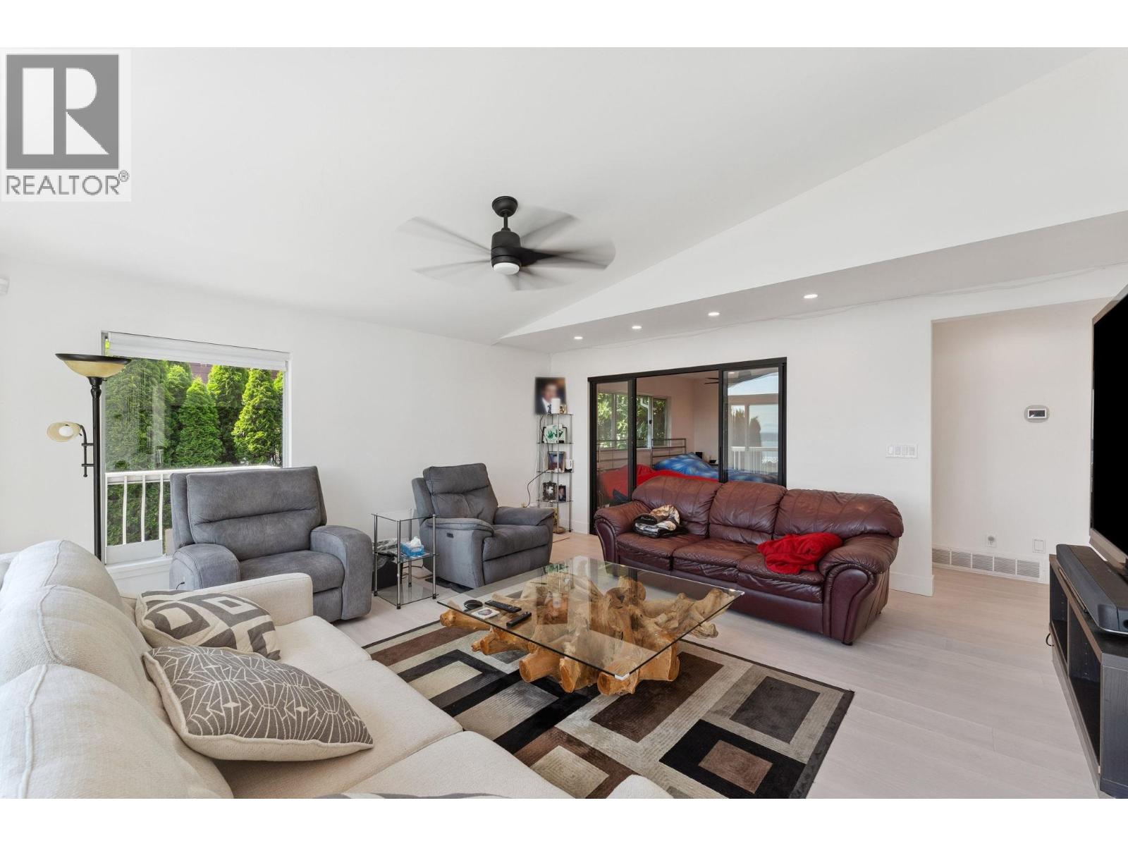 1725 Rosebery Avenue, West Vancouver, British Columbia V7V 2Z5 - Photo 6 - R3152764