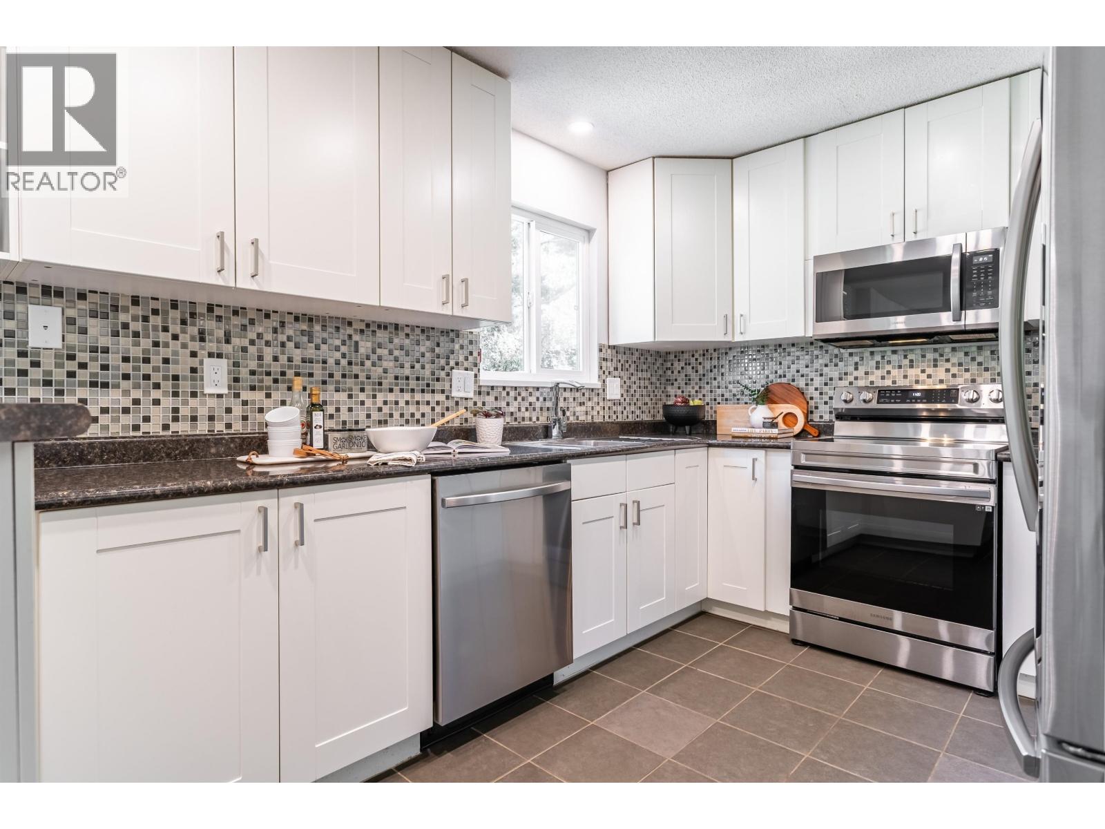 20823 River Road, Maple Ridge, British Columbia V2X 1Z8 - Photo 12 - R3152772