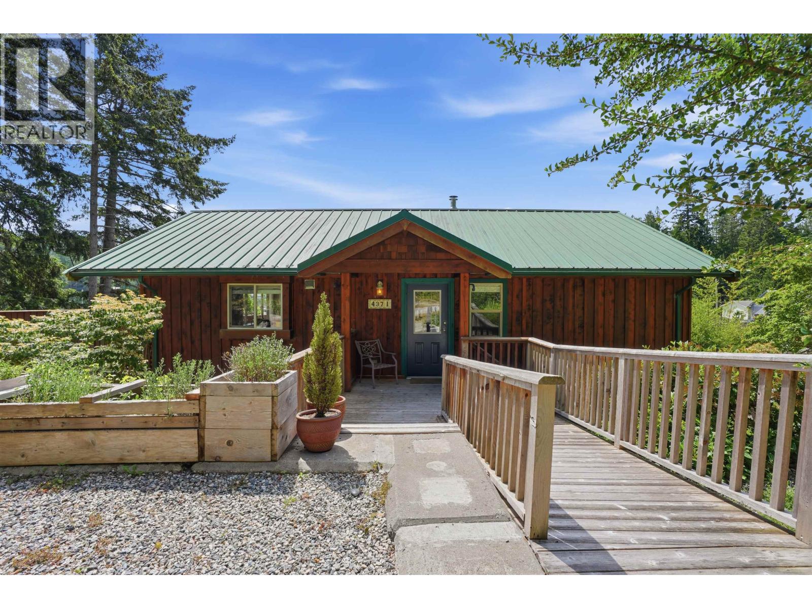 4371 Francis Peninsula Road, Madeira Park, British Columbia  V0N 2H1 - Photo 2 - R3152779