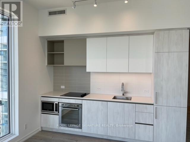 3202 - 7890 Jane Street, Vaughan, Ontario  L4K 0K9 - Photo 2 - N13640590