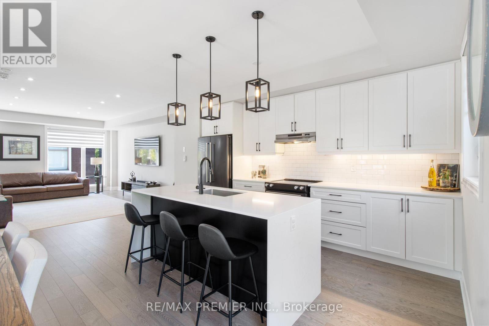 2 Gaddi Way, Vaughan, Ontario  L4L 2S2 - Photo 13 - N13640664