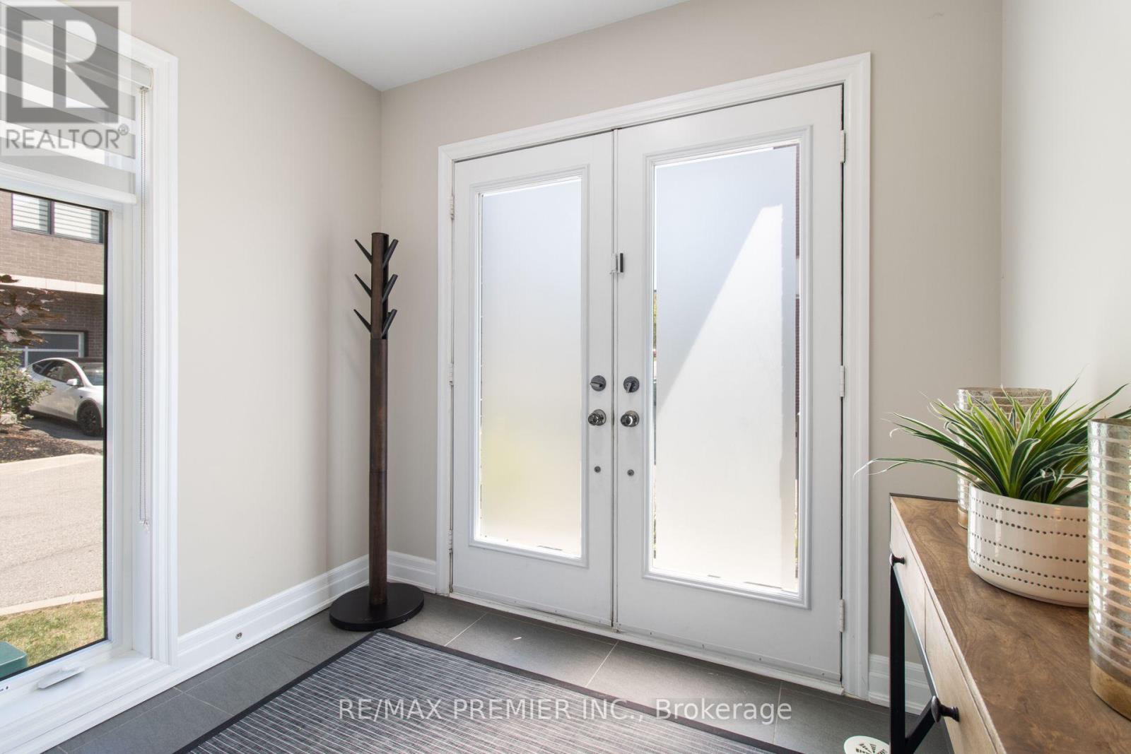 2 Gaddi Way, Vaughan, Ontario  L4L 2S2 - Photo 3 - N13640664