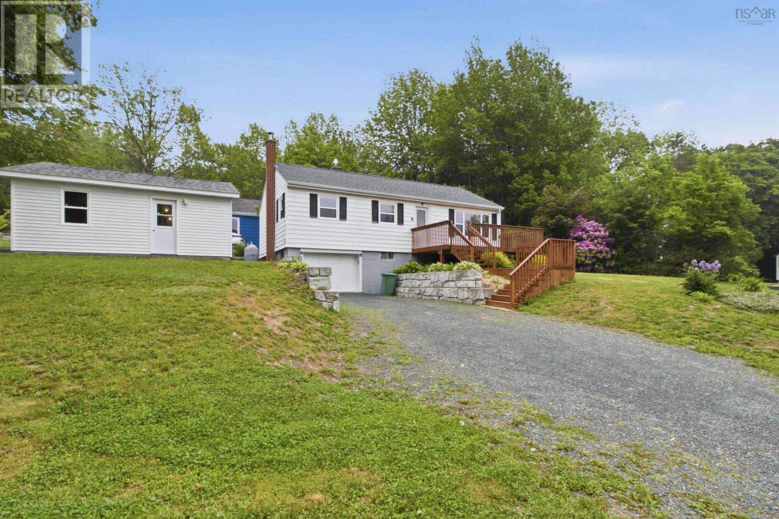 6 Pembrooke Street, Waverley, Nova Scotia