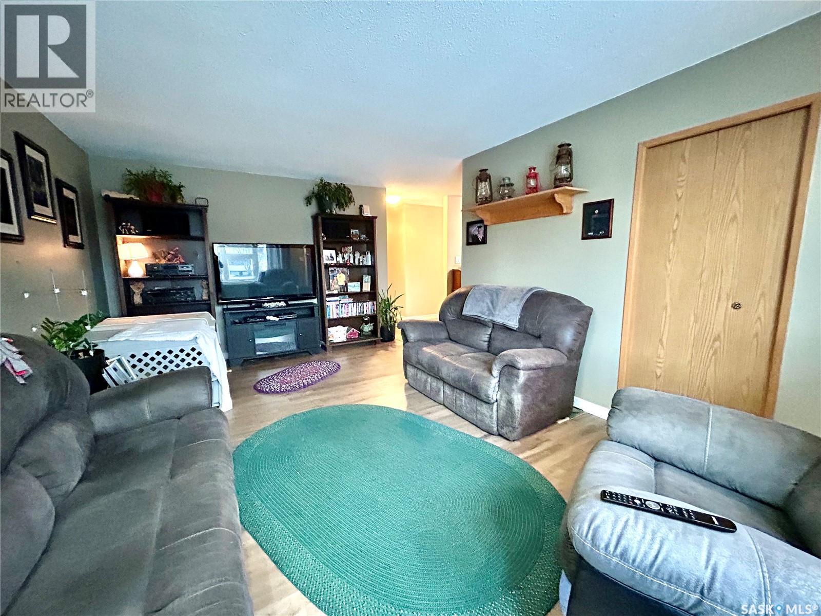 404 5th Street N, Nipawin, Saskatchewan  S0E 1E0 - Photo 18 - SK034645