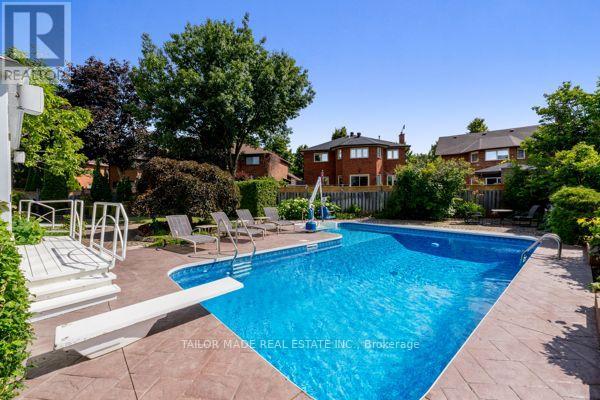 3 Stonegate Drive, Brampton, Ontario  L6Z 3L7 - Photo 7 - W13640554
