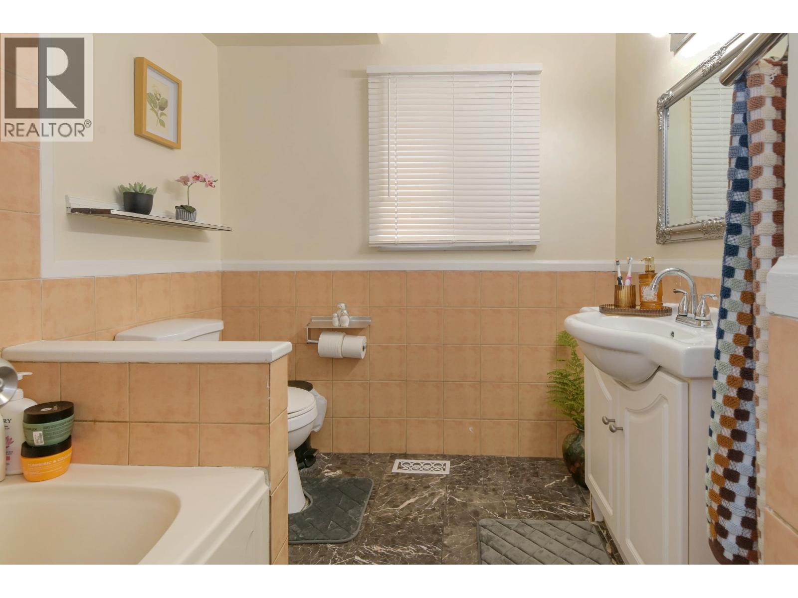 21727 Ridgeway Crescent, Maple Ridge, British Columbia  V2X 3Z6 - Photo 14 - R3151940