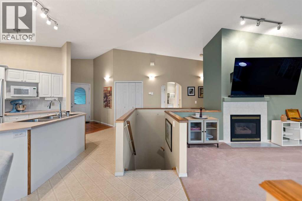 13 Somerset Gate SW, Calgary, Alberta  T2Y 3G9 - Photo 17 - A2318838