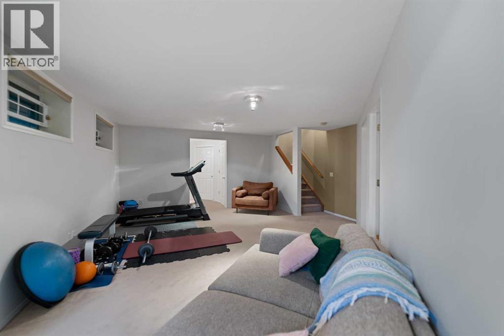 13 Somerset Gate SW, Calgary, Alberta  T2Y 3G9 - Photo 27 - A2318838
