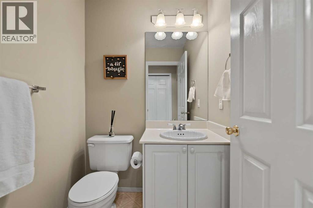 13 Somerset Gate SW, Calgary, Alberta  T2Y 3G9 - Photo 18 - A2318838
