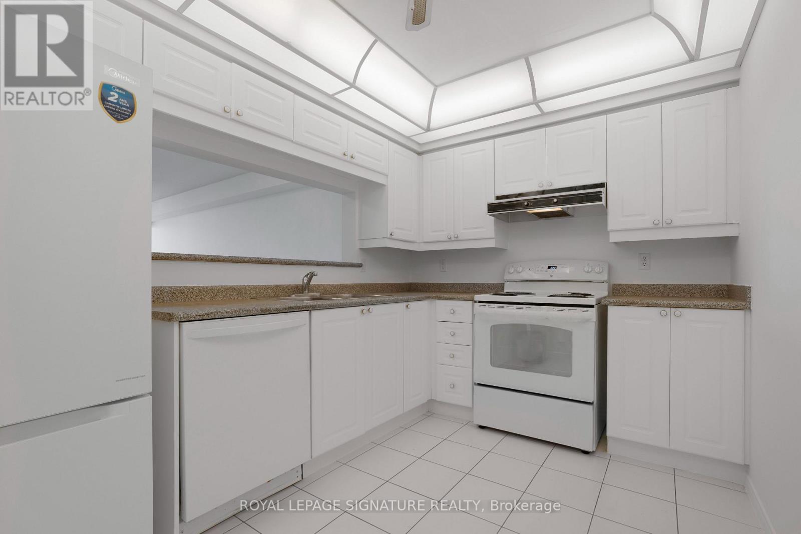 1410 - 11 Townsgate Drive, Vaughan, Ontario  L4J 8G4 - Photo 10 - N13640234
