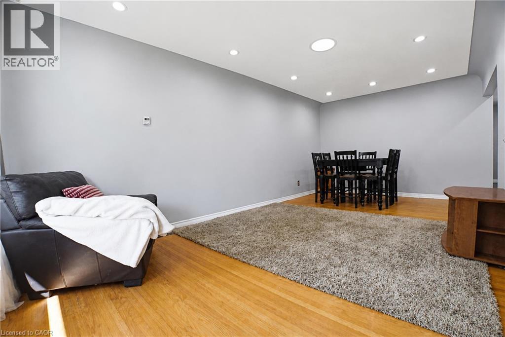 38 High Street, Waterloo, Ontario  N2L 3X8 - Photo 4 - 40853499