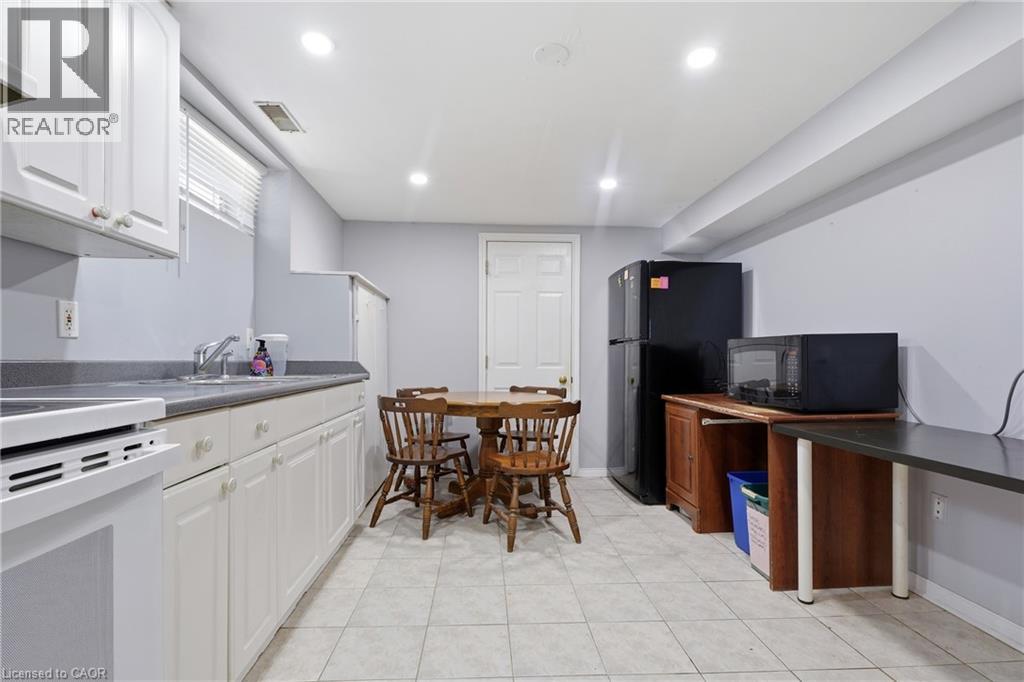 38 High Street, Waterloo, Ontario  N2L 3X8 - Photo 7 - 40853499