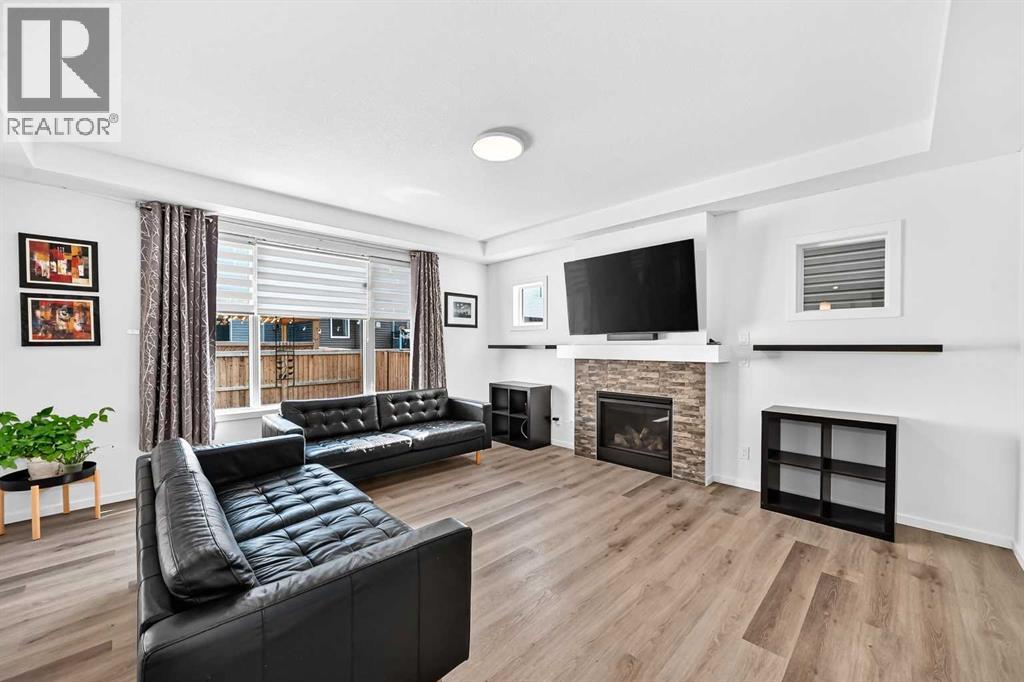 188 Carrington Crescent NW, Calgary, Alberta  T3P 1R1 - Photo 3 - A2333560