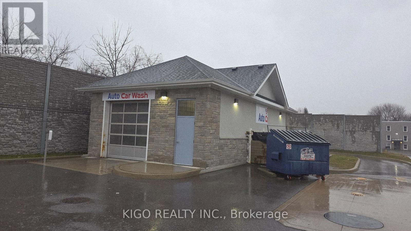 Car Wash Bldg - 4861 Victoria Avenue, Niagara Falls, Ontario  L2E 4C5 - Photo 2 - X12971268