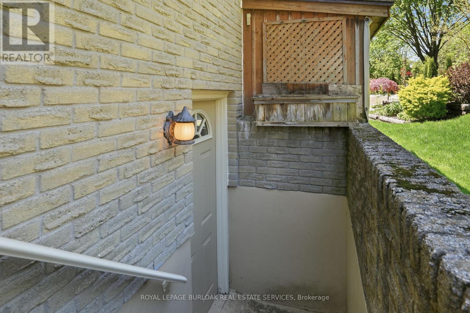9 Magnolia Court, Pelham, Ontario  L3E 0H5 - Photo 7 - X13163336