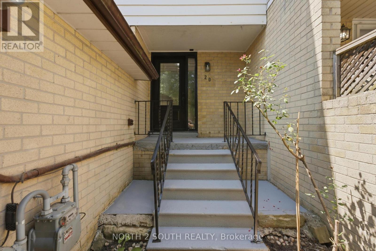 20 Gledhill Crescent, Hamilton, Ontario  L9C 6H4 - Photo 3 - X13639636