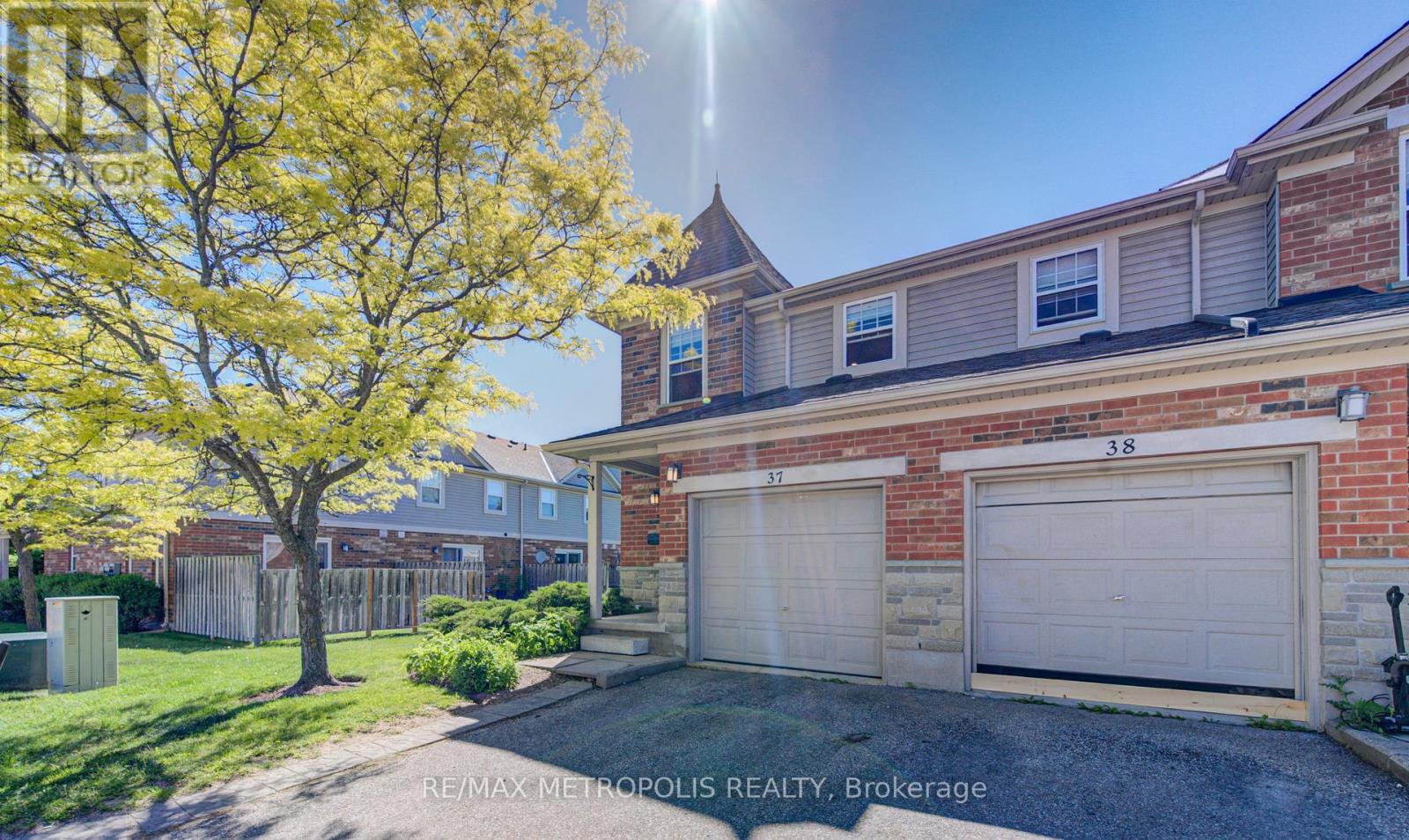 37 - 124 Gosling Gardens, Guelph, Ontario  N1G 5K6 - Photo 2 - X13640628