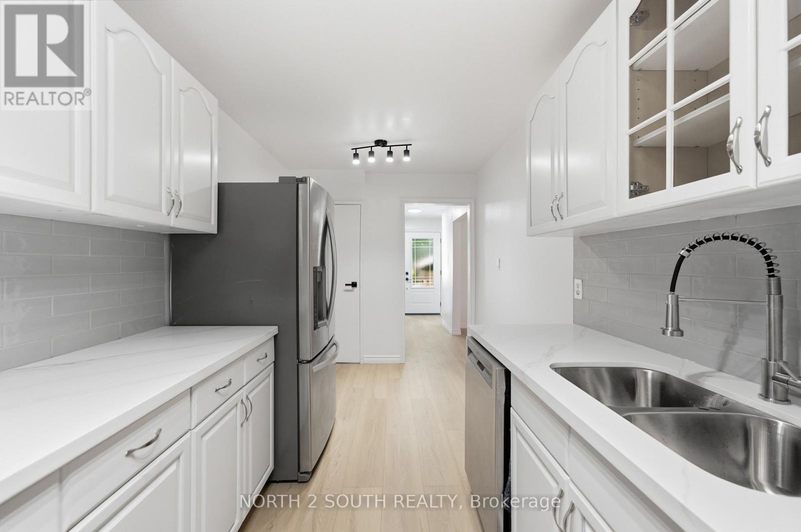 20 Gledhill Crescent, Hamilton, Ontario  L9C 6H4 - Photo 4 - X13639636
