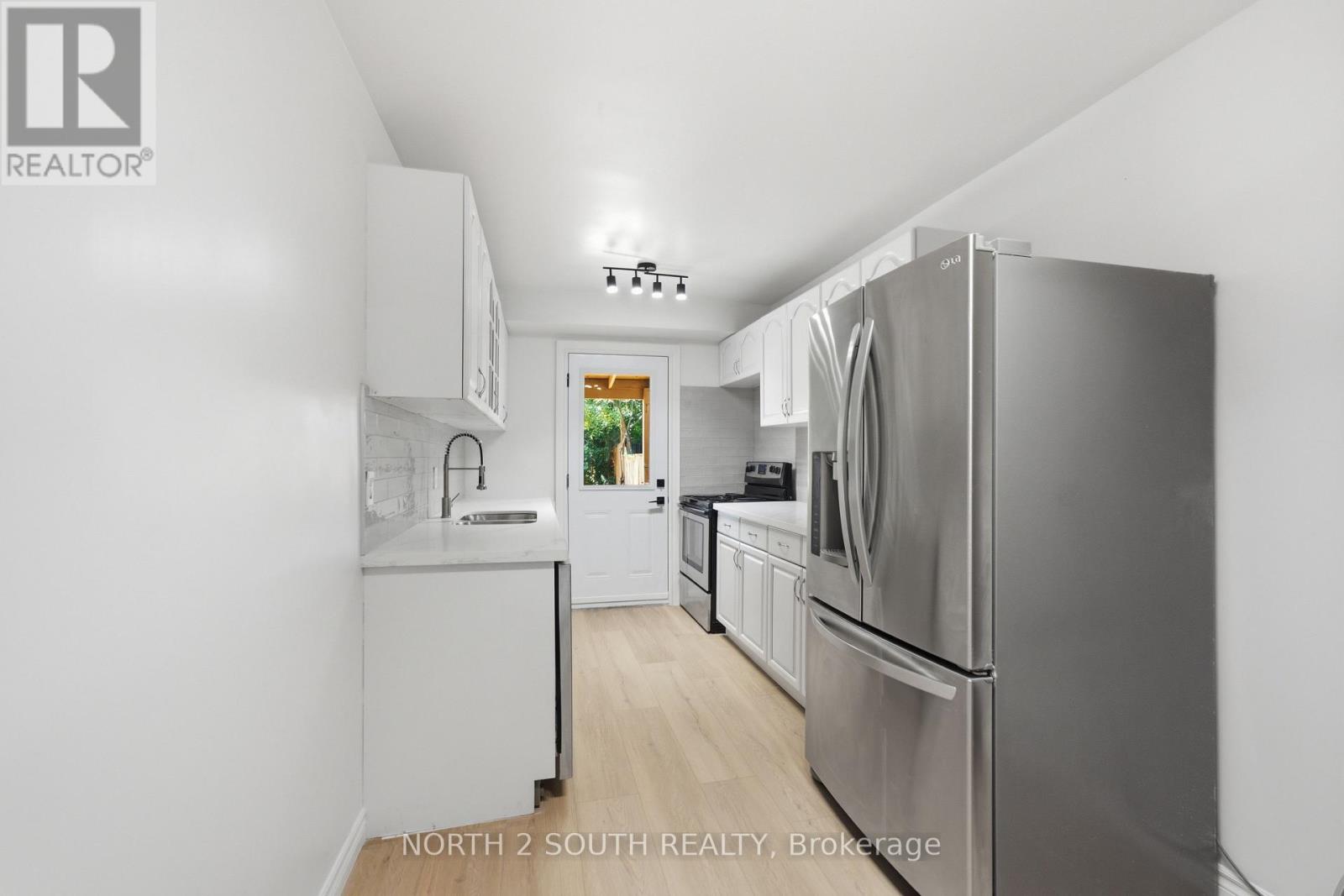 20 Gledhill Crescent, Hamilton, Ontario  L9C 6H4 - Photo 6 - X13639636