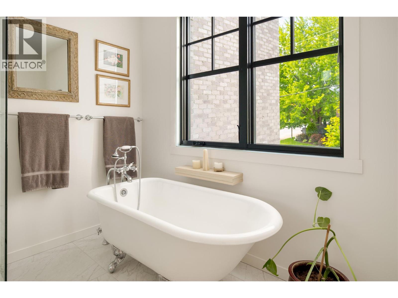 2691 Gore Street Kelowna Photo 24