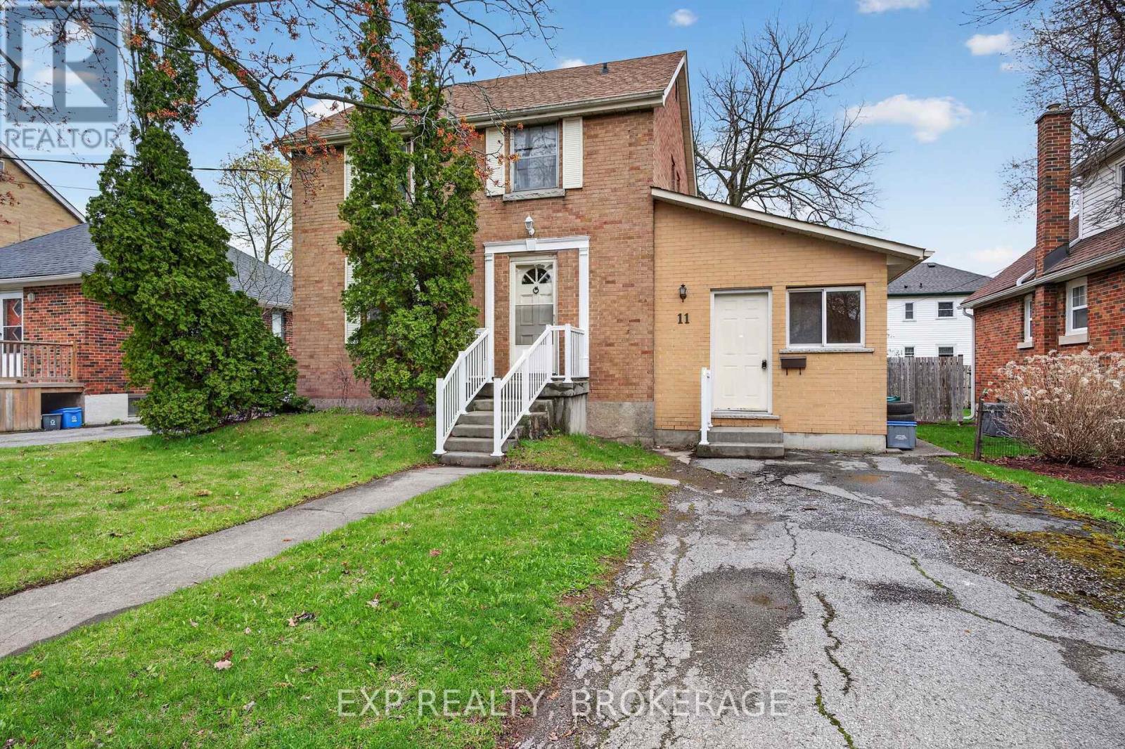 11 CARRUTHERS AVENUE, Kingston, Ontario