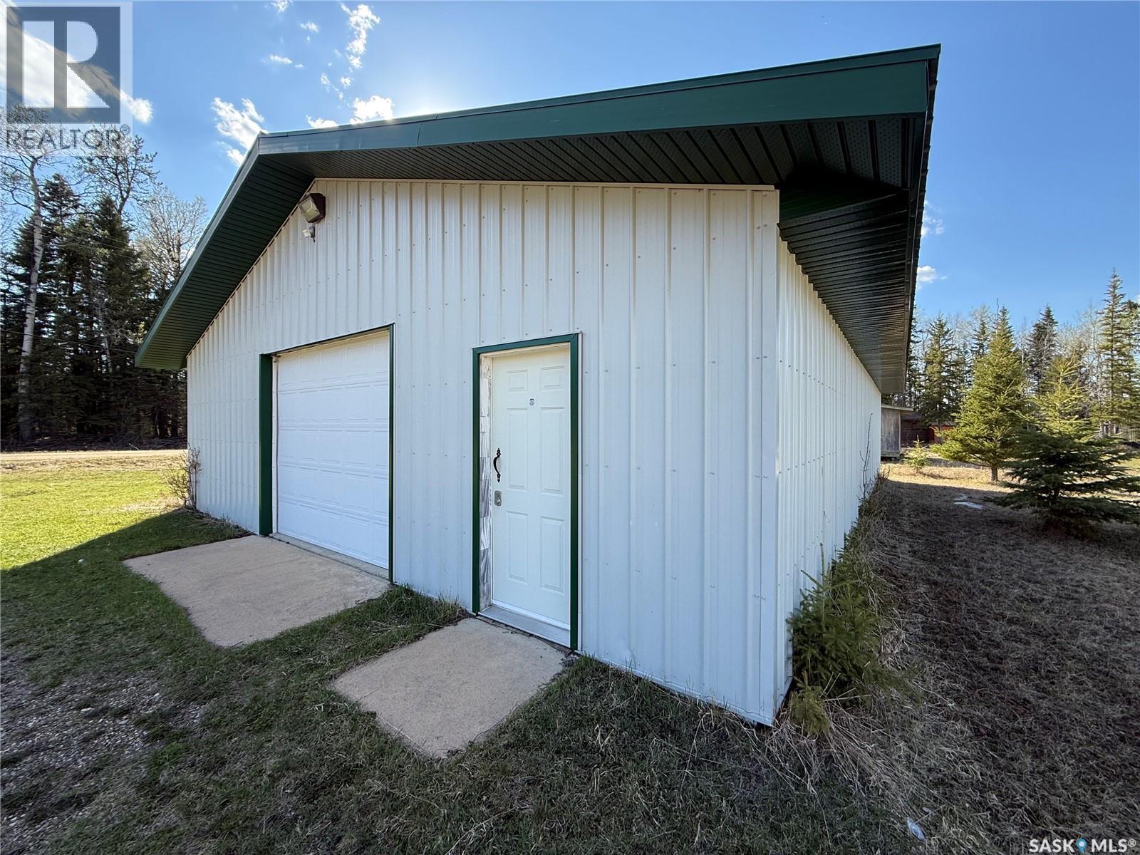 801 Lakeview Drive, Prince Albert National Park, Saskatchewan  S0J 2Y0 - Photo 24 - SK030104