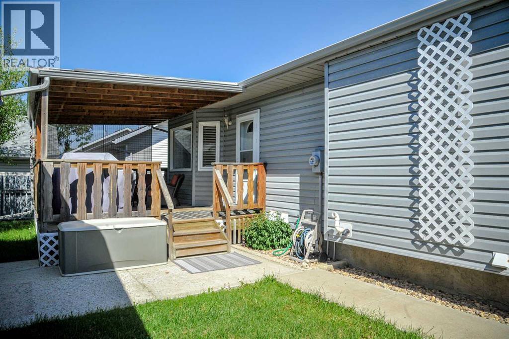 6219 54 Avenue, Camrose, Alberta  T4V 4H5 - Photo 2 - A2321093