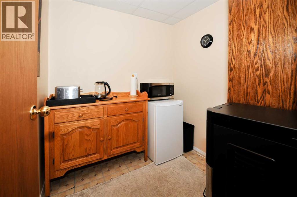 6219 54 Avenue, Camrose, Alberta  T4V 4H5 - Photo 32 - A2321093